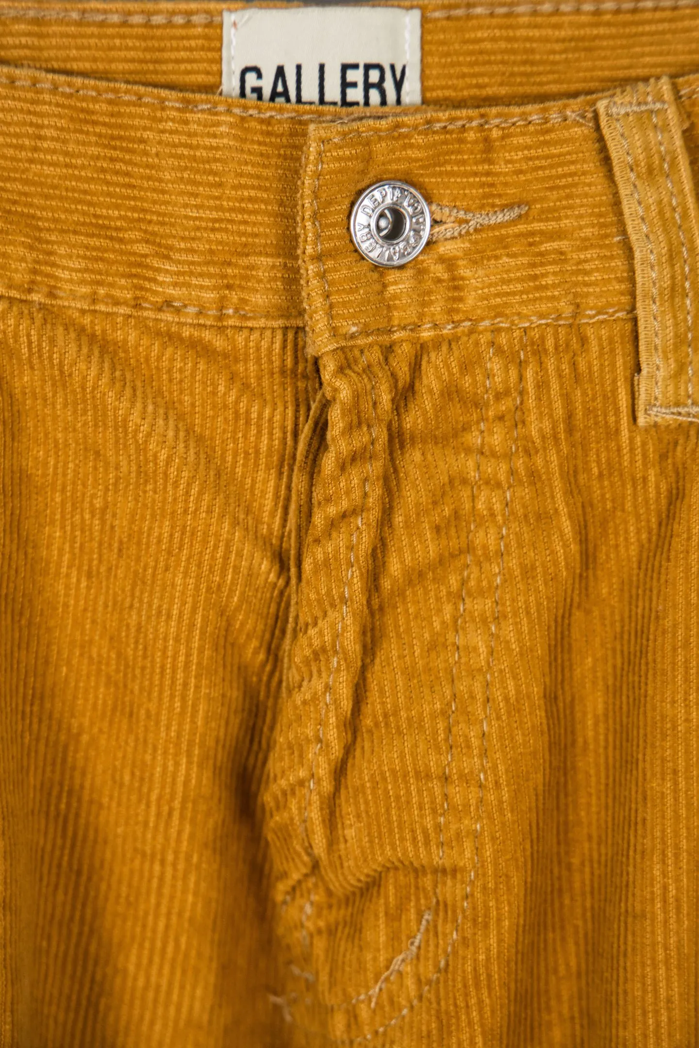 Style number: M393 P250 GALLERY DEPT Khaki corduroy embroidered bootcut jeans trousers Code number: 28 30 32 34 36